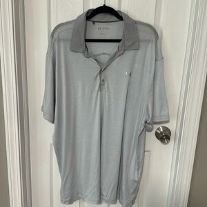 UNDER ARMOUR LOOSE HEAT GEAR SHIRT.